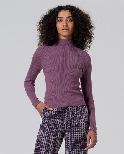 Jersey canalé con cuello