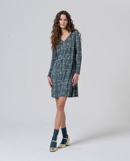 Vestido corto cuello pico