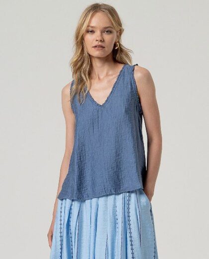 Top tirantes escote pico