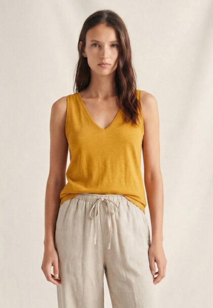 Camiseta tirantes pico