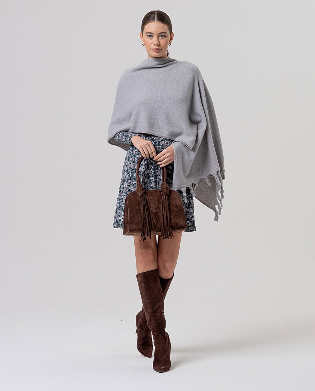 556CAPE712_80-3_l.jpg